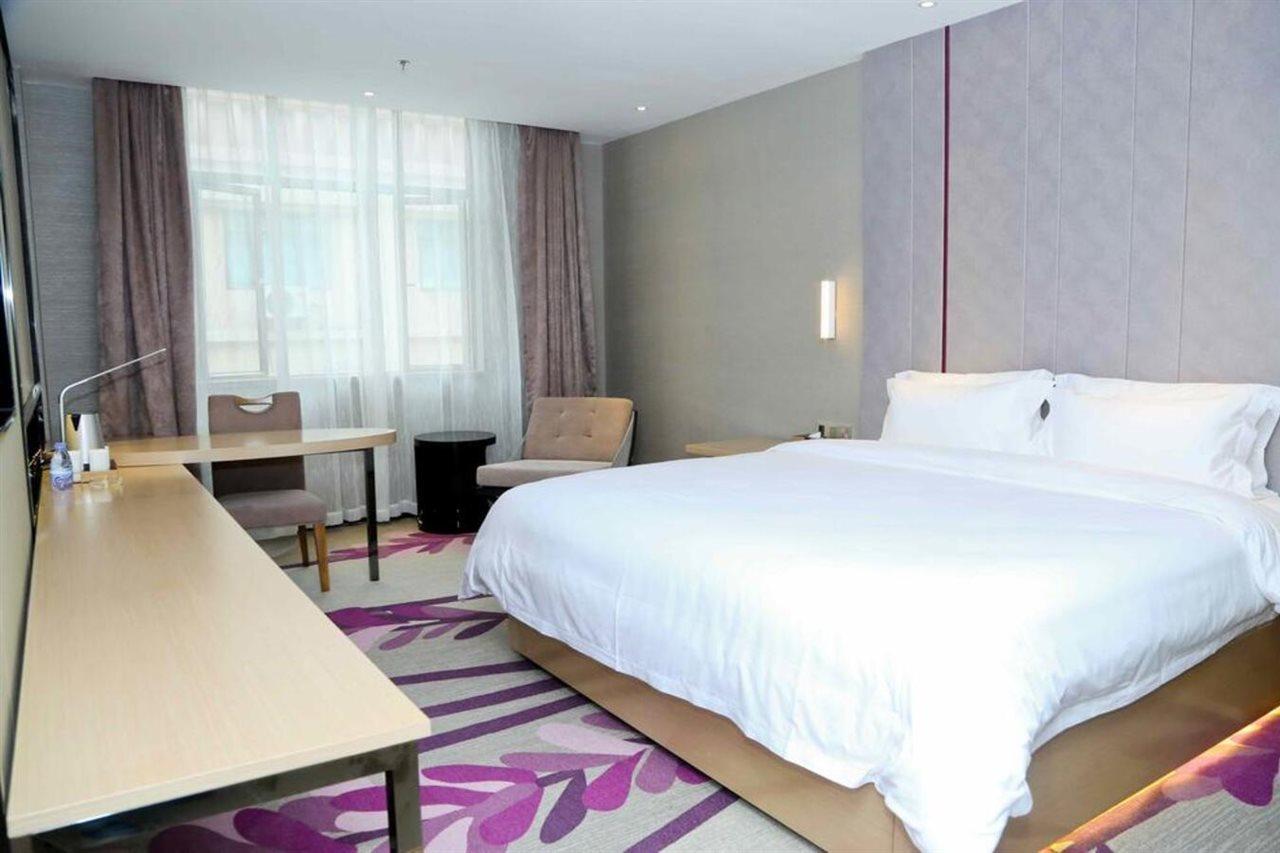 Lavande Hotel Baiyun International Airport Branch Guangzhou Bagian luar foto