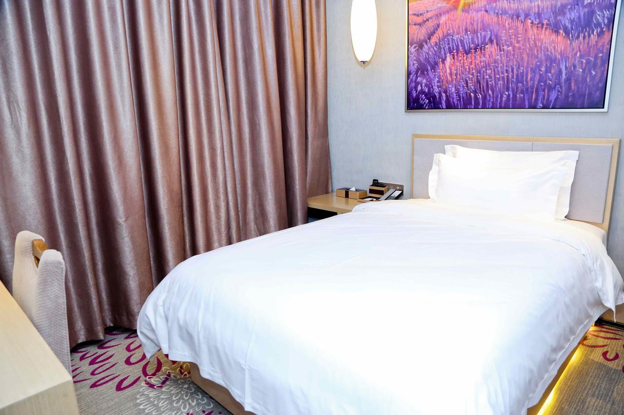Lavande Hotel Baiyun International Airport Branch Guangzhou Bagian luar foto