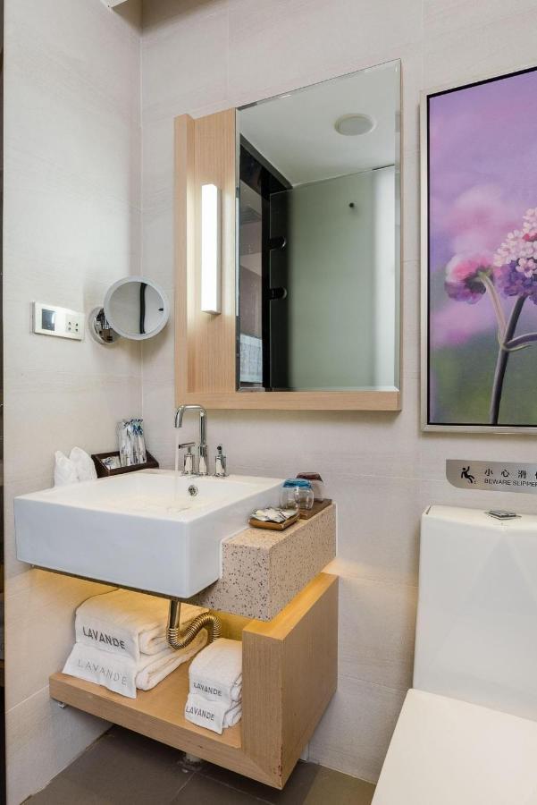 Lavande Hotel Baiyun International Airport Branch Guangzhou Bagian luar foto